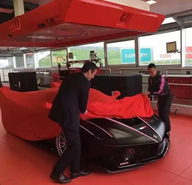 精彩哥与他的炫酷座驾之旅