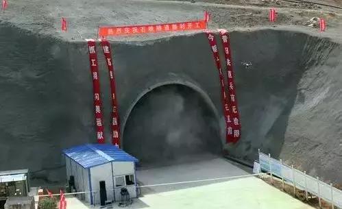 京藏高速堵车现象深度剖析
