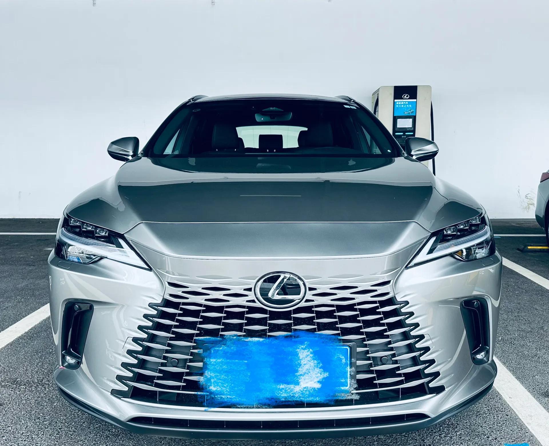 雷克萨斯RX350，豪华SUV典范图片展示