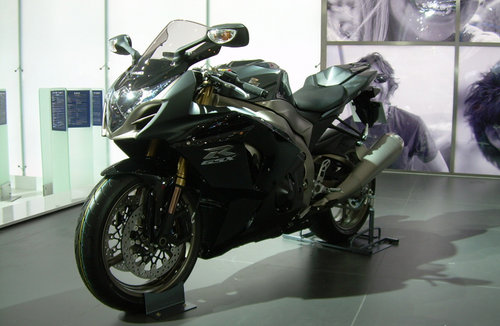 GSX1300R，现代摩托车极致性能探索